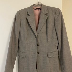 Elie Tahari light gray suit with pink top stitching. Size 2.